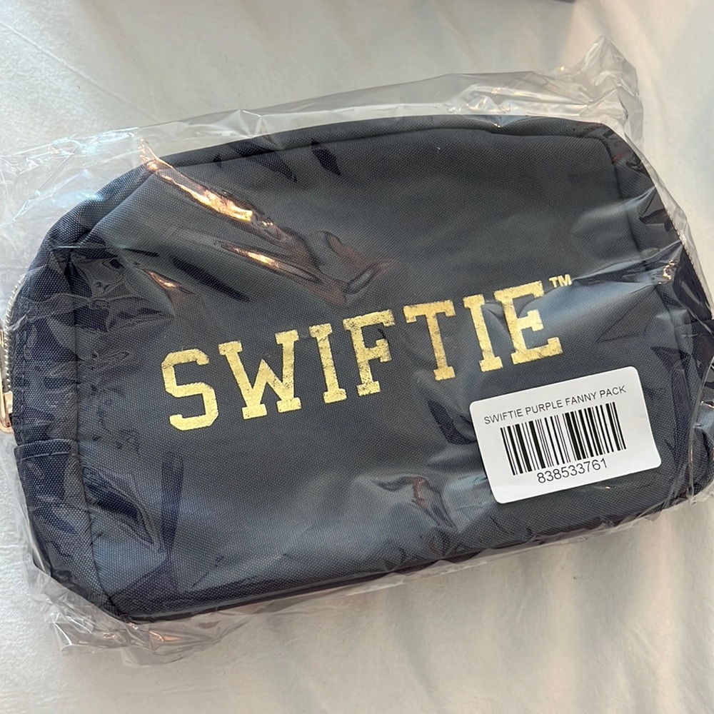 💜 SWIFTIE FANNY PACK UNOPENED